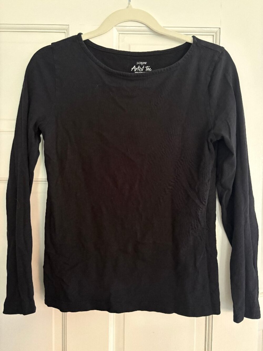 Long-sleeve t-shirt